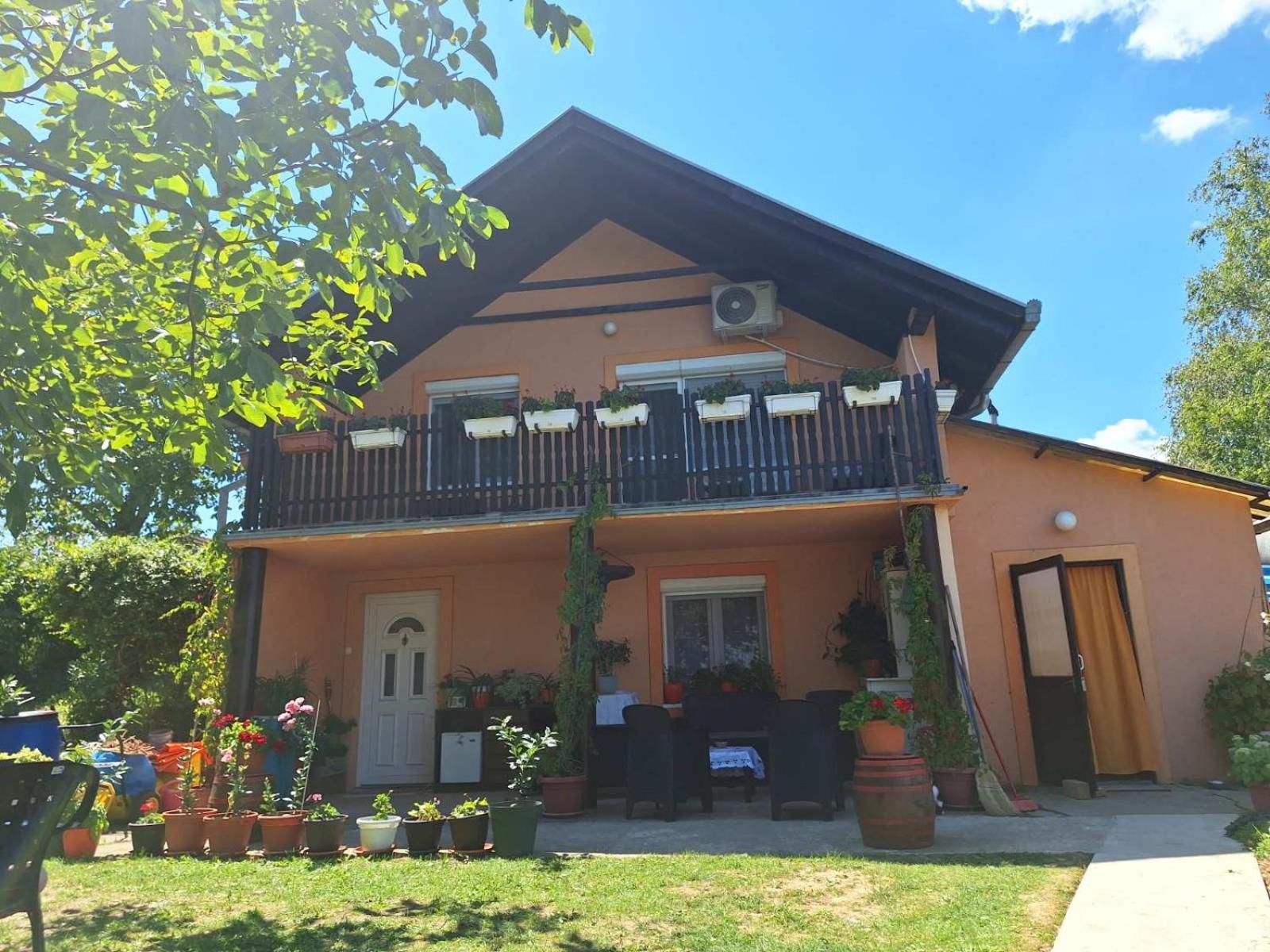 Guest House Jevtovic Sremski Karlovci Exteriör bild