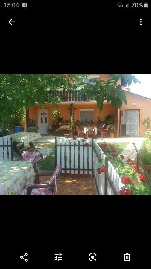 Guest House Jevtovic Sremski Karlovci Exteriör bild